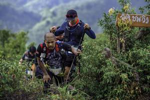 BIB: 2272
                            <button type="button" onclick="openModal(24764652)" class="btn btn-primary btn-sm float-right btn-popup" data-toggle="modal" data-target=".modal-high-quality">
                        <i class="fas fa-shopping-cart"></i> Add to Cart
                    </button>
                                            <button type="button" onclick="isThisMe(24764652, true)" class="btn btn-success btn-sm float-right btn-popup btn-isme hidden" data-toggle="tooltip" data-placement="bottom" title="นี่คือรูปของคุณใช่ไหม คลิกที่นี่เพื่อเอาเข้าอัลบั้ม">
                        <i class="fas fa-plus"></i> Add to album
                    </button>
                    <button type="button" onclick="isThisMe(24764652, false)" class="btn btn-warning btn-sm float-right btn-popup btn-isnotme hidden">
                        <i class="fas fa-ban"></i> Remove from album
                    </button>